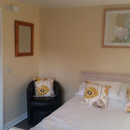 Latchmead Bed & Breakfast Станстед Маунтфитчет Экстерьер фото